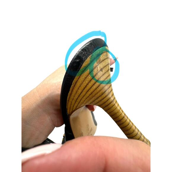 St. John Collection Italian black slingback high heels w/gold chain accents Sz 7 - Picture 16 of 16